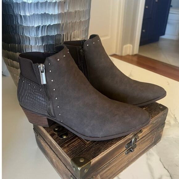 Market & Spruce Agria Zipper Booties in Expresso - Picture 1 of 10